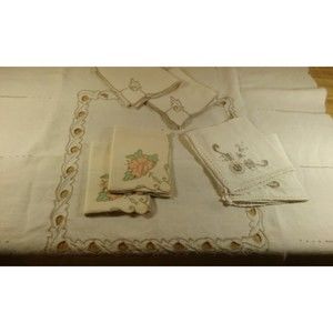 Vintage Madeira Table Topper with 6 Napkins